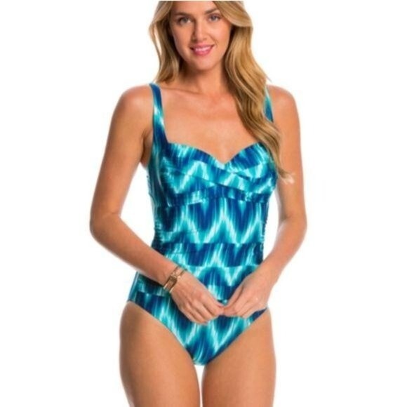 La Blanca New Wave Sweetheart Neckline Ruched Front Panel Swimsuit with Cups - Picture 1 of 9